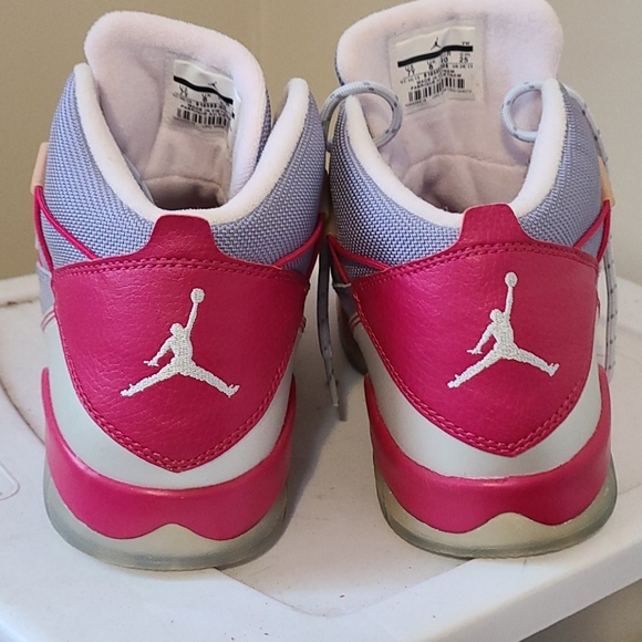 Jordan sneakers - Picture 2 of 4